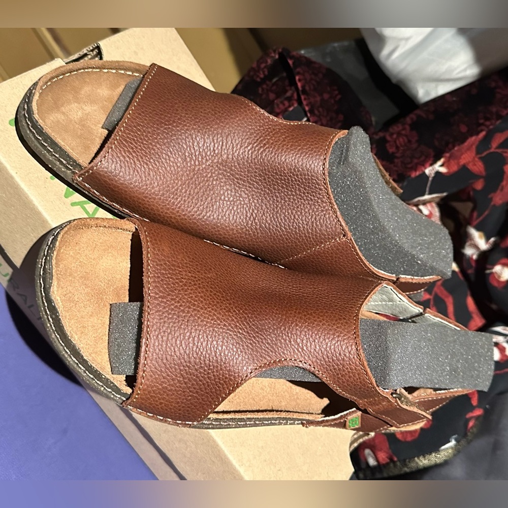 El Naturalista Brown Leather Sandals
